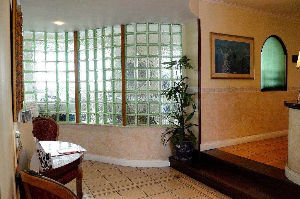 Albergo Delle Rose يوتْسْوولْ المظهر الخارجي الصورة