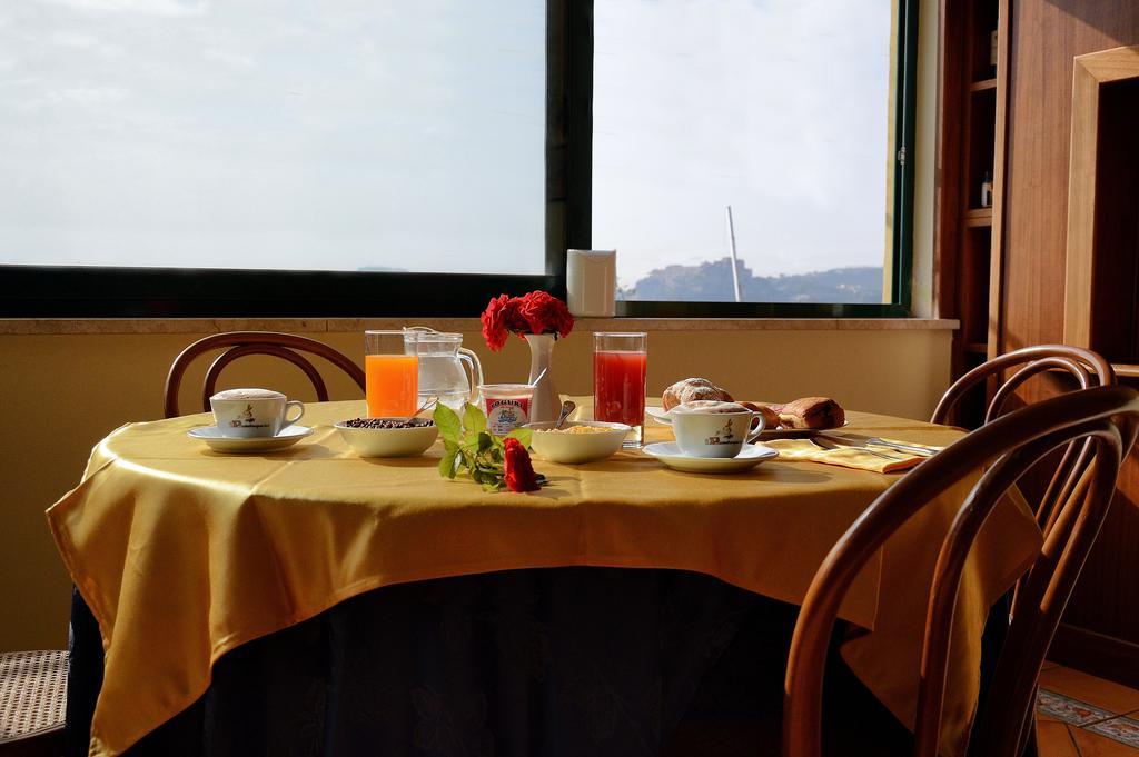 Albergo Delle Rose يوتْسْوولْ المظهر الخارجي الصورة